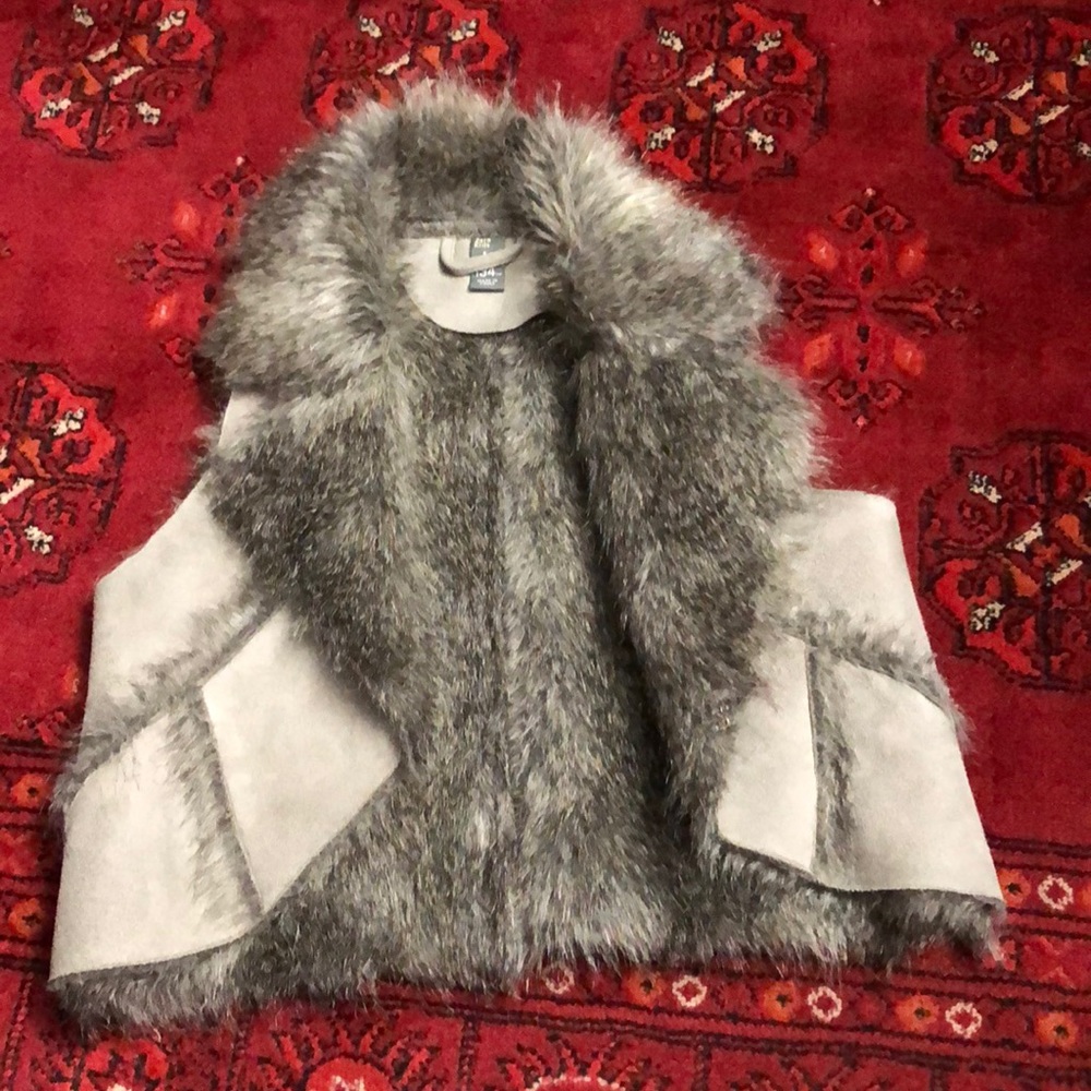 Zara fur vest for girl size M 134 cm made in China